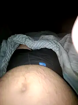 Snapshot of giova17cm chatting on 25, 10, 2025 giova17cm online show from 25, 10, 2025