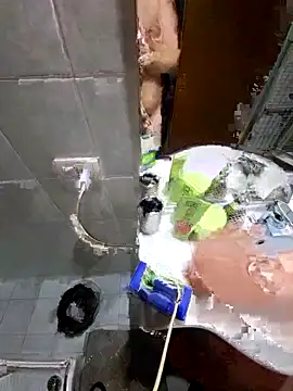 Snapshot of giova17cm chatting on 26, 10, 2025 giova17cm online show from 26, 10, 2025