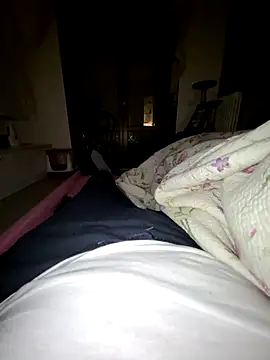 Snapshot of giova17cm chatting on 5, 2, 2026 giova17cm online show from 5, 2, 2026