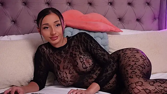 JenniferLovve online show from 23, 7, 2026