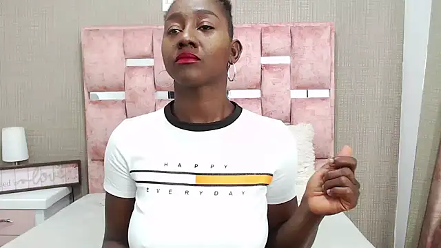 NahomyHawk online show from 7, 4, 2026