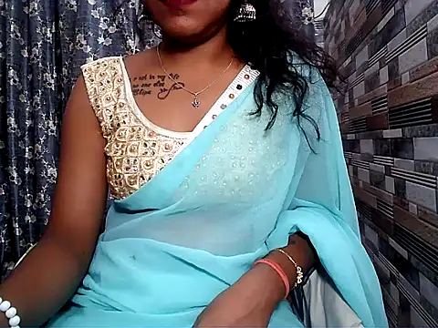 Snapshot of HOT_AARVI11 chatting on 7, 11, 2025 HOT AARVI11 online show from 7, 11, 2025