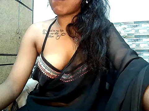 Snapshot of HOT_AARVI11 chatting on 14, 11, 2025 HOT AARVI11 online show from 14, 11, 2025