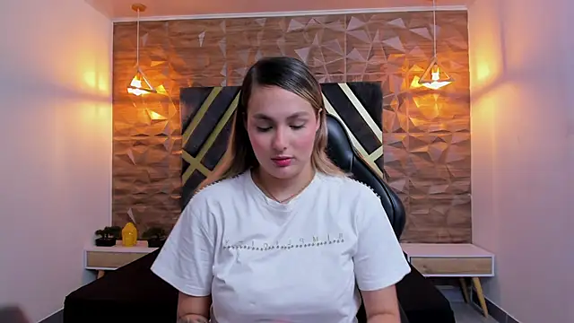 Snapshot of Emmaa_white_ chatting on 24, 4, 2026 Emmaa white online show from 24, 4, 2026