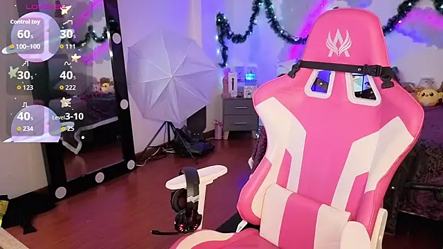 larah uwu online show from 16, 12, 2025