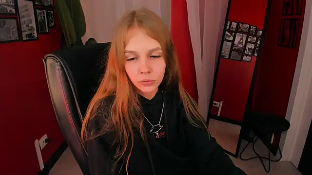 Snapshot of Selen_hells_weet chatting on 20, 9, 2025 Selen hells weet online show from 20, 9, 2025