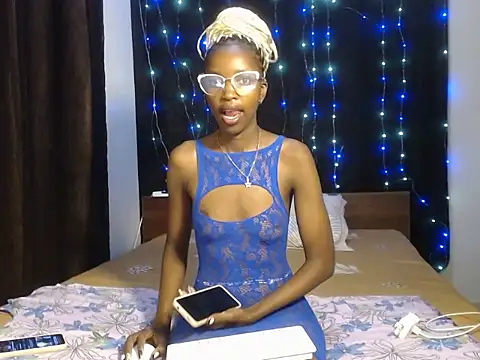 wild smile online show from 13, 10, 2025