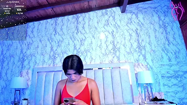 Snapshot of AlaiaMoretti chatting on 24, 9, 2025 AlaiaMoretti online show from 24, 9, 2025