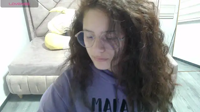 Velvet Moon V online show from 8, 1, 2026