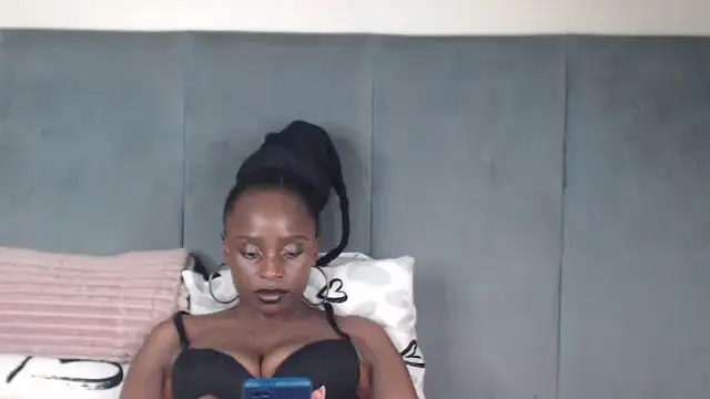 Snapshot of Jah-Queen chatting on 6, 1, 2026 Jah-Queen online show from 6, 1, 2026
