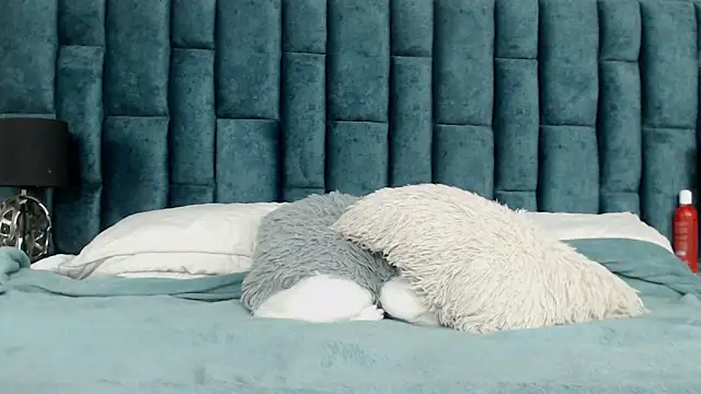 Emma Foxi online show from 18, 11, 2025