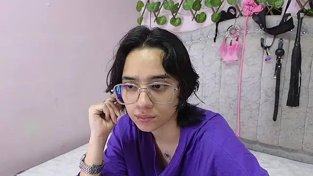 katalinathxandbritney1 online show from 23, 9, 2025