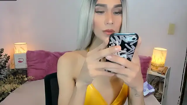 Snapshot of tsmokemachine chatting on 8, 11, 2025 tsmokemachine online show from 8, 11, 2025