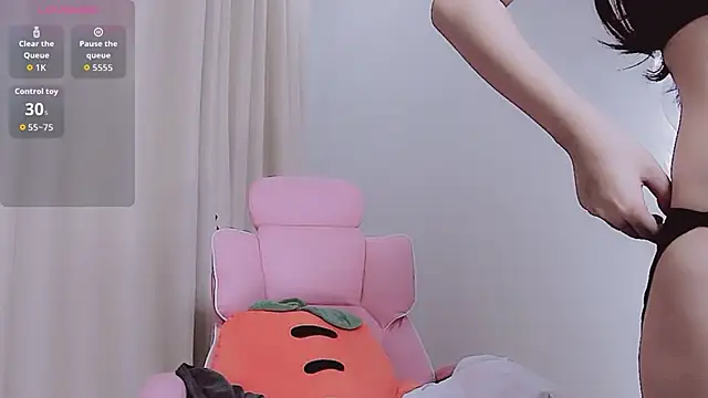 Miu-999 online show from 13, 10, 2025