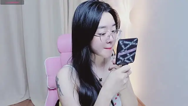 Snapshot of Miu-999 chatting on 5, 4, 2026 Miu-999 online show from 5, 4, 2026