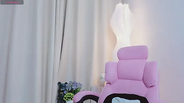 Snapshot of Miu-999 chatting on 10, 4, 2026 Miu-999 online show from 10, 4, 2026