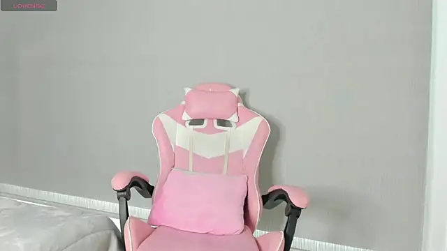 kendal hot01 online show from 24, 11, 2025