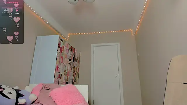 yoi mika online show from 15, 9, 2025