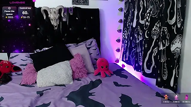 mayaREDdoll online show from 14, 10, 2025