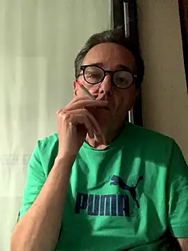 Snapshot of KeepCoolForever chatting on 19, 10, 2025 KeepCoolForever online show from 19, 10, 2025
