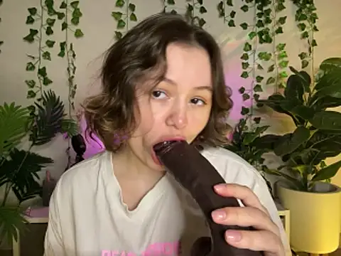 MoonIvy  online show from 5, 2, 2026