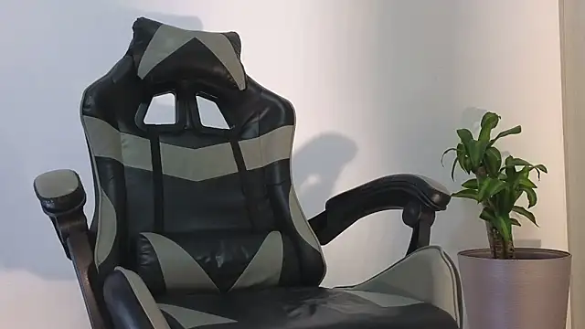 Snapshot of Wyatt_Rose chatting on 24, 9, 2025 Wyatt Rose online show from 24, 9, 2025