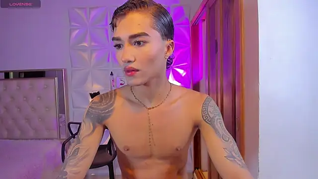 Wyatt Rose online show from 5, 1, 2026