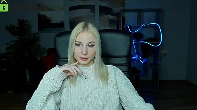 Snapshot of Alexa_Woods chatting on 9, 10, 2025 Alexa Woods online show from 9, 10, 2025