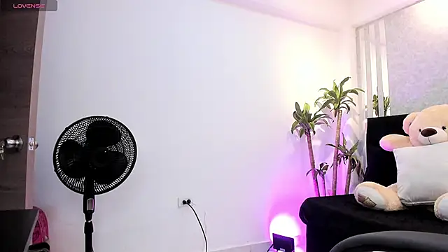 lily cash1 online show from 20, 12, 2025