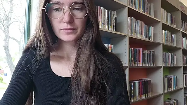 Snapshot of bambifarrina chatting on 13, 5, 2026 bambifarrina online show from 13, 5, 2026