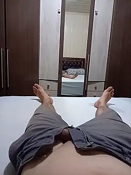 Gustavo198045 online show from 4, 3, 2026