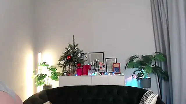 Natalee Love online show from 20, 12, 2025