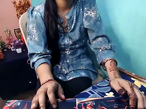 Snapshot of RIYA_SOOD chatting on 10, 9, 2025 RIYA SOOD online show from 10, 9, 2025