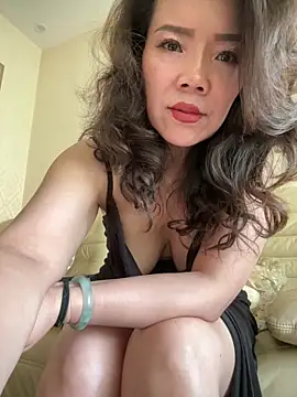 Snapshot of anna_yngs chatting on 19, 5, 2026 anna yngs online show from 19, 5, 2026
