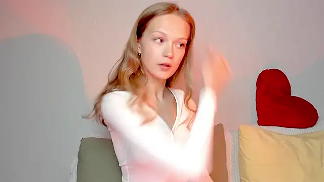 Snapshot of Kara_smalltits chatting on 29, 5, 2026 Kara smalltits online show from 29, 5, 2026