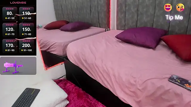 Snapshot of luna78hard chatting on 9, 1, 2026 luna78hard online show from 9, 1, 2026