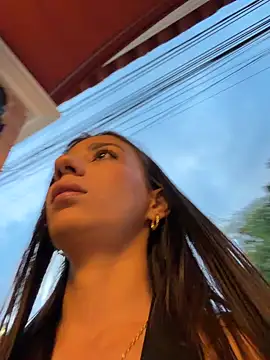 -juicy  online show from 4, 12, 2025