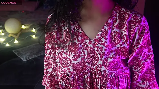 NidhiChandra online show from 3, 11, 2025