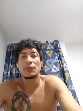 Snapshot of Alejobig27 chatting on 28, 11, 2025 Alejobig27 online show from 28, 11, 2025