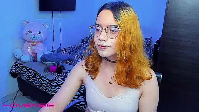 Snapshot of lillykittyy chatting on 24, 10, 2025 lillykittyy online show from 24, 10, 2025