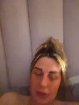 Snapshot of Sophrob96x chatting on 10, 1, 2026 Sophrob96x online show from 10, 1, 2026