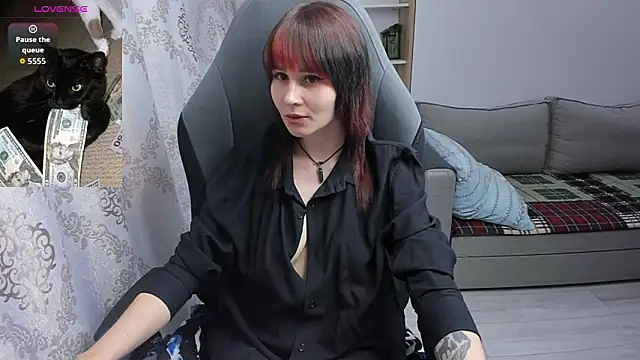 Snapshot of MistyDark chatting on 5, 2, 2026 MistyDark online show from 5, 2, 2026