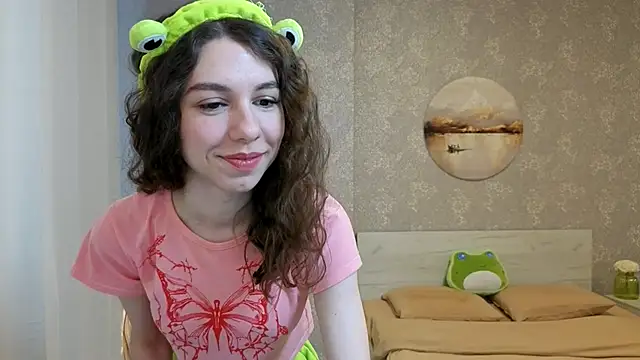 Snapshot of KellyShines chatting on 29, 4, 2026 KellyShines online show from 29, 4, 2026