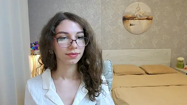 Snapshot of KellyShines chatting on 10, 6, 2026 KellyShines online show from 10, 6, 2026