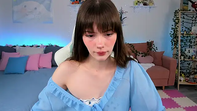 Snapshot of Zoe_Vee chatting on 18, 7, 2026 Zoe Vee online show from 18, 7, 2026
