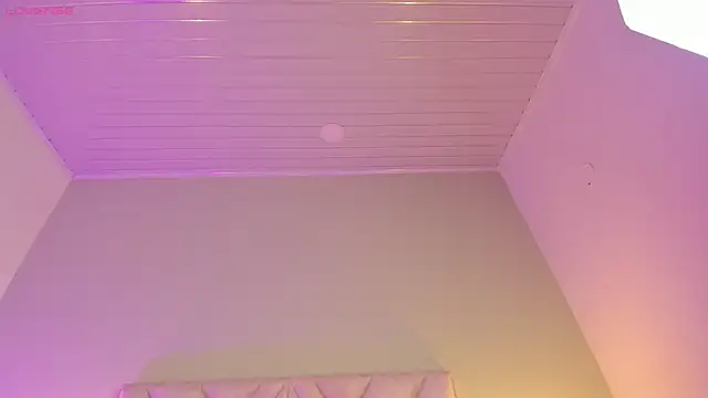 angelica cross  online show from 8, 4, 2026