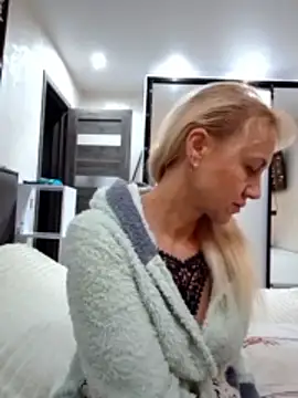 KissMiSveet online show from 21, 12, 2025