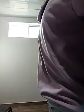 Snapshot of stivenlujan69 chatting on 2, 2, 2026 stivenlujan69 online show from 2, 2, 2026