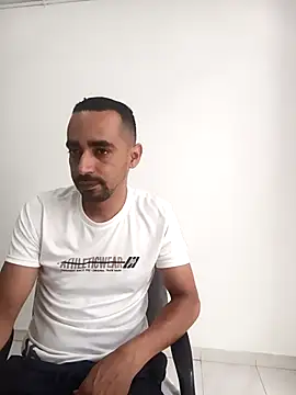 stivenlujan69 online show from 11, 4, 2026