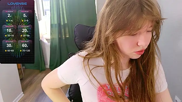 Snapshot of Moon__Bunny chatting on 19, 6, 2026 Moon Bunny online show from 19, 6, 2026
